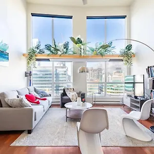 https://loft-in-downtown-with-free-parking.vancouver-hotels-bc.net